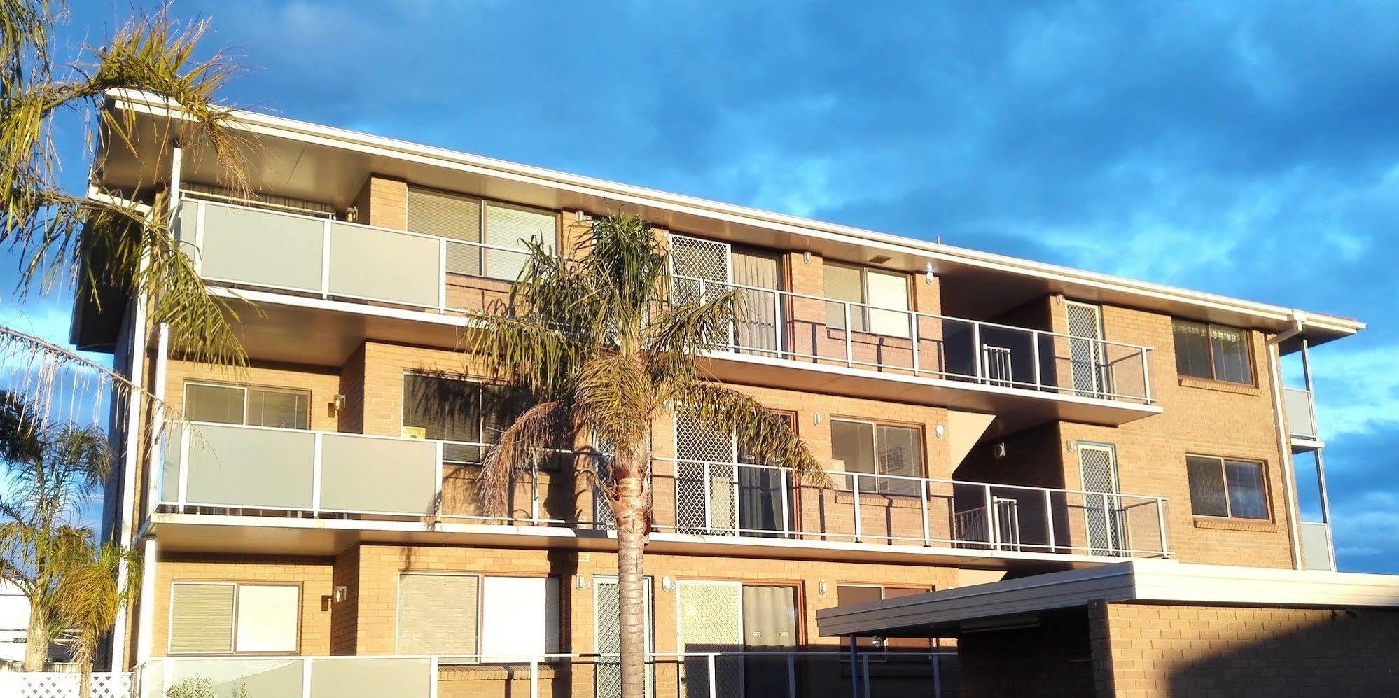Narooma Palms Holiday Apartments מראה חיצוני תמונה